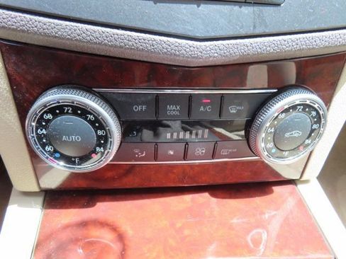Used 2011 Mercedes-Benz C 300 4MATIC Sedan image 24