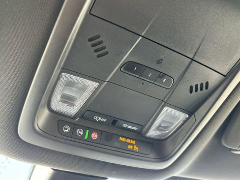 Used 2022 Buick Enclave Premium image 30