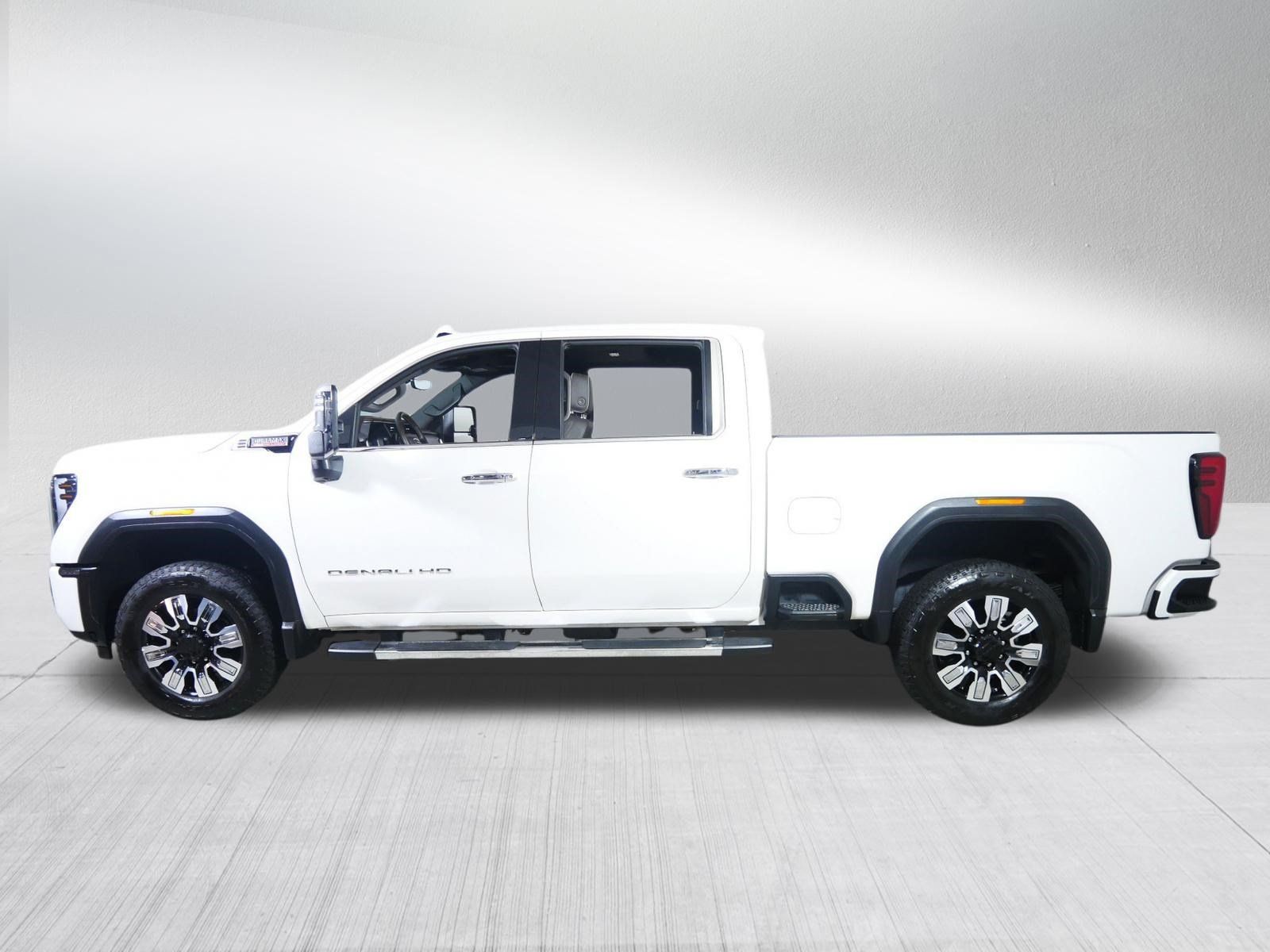 Used 2024 GMC Sierra 2500 Denali w/ Denali Reserve Package AWD/4WD image 4