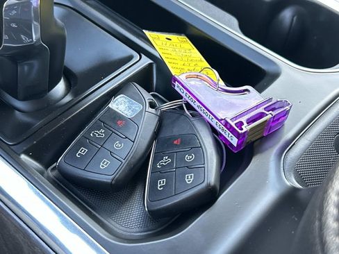 Used 2023 Chevrolet Silverado 1500 LTZ image 34