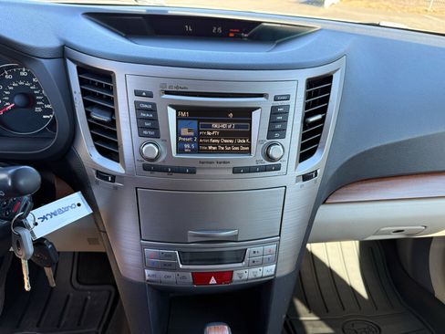 Used 2014 Subaru Outback 2.5i Limited w/ Moonroof Package image 28