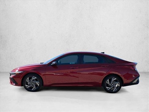 Certified 2025 Hyundai Elantra Sport FWD image 9