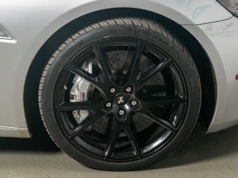 Used 2012 Ferrari California image 21