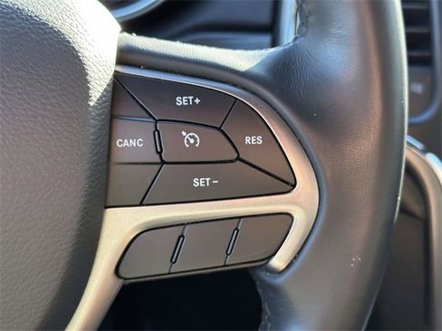 Certified 2019 Jeep Grand Cherokee Laredo image 31