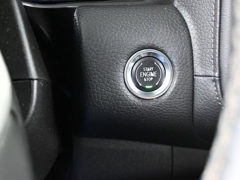 Used 2024 GMC Yukon XL Denali RWD image 37
