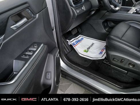 Used 2024 GMC Acadia Elevation w/ Luxury Package image 8