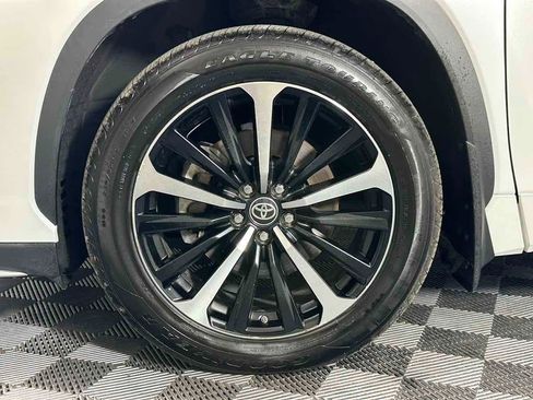 Used 2022 Toyota Highlander XSE image 12