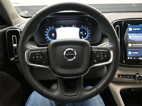 Used 2024 Volvo XC40 B5 Plus w/ Protection Package Premier image 23