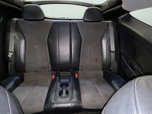 Used 2013 Hyundai Veloster w/ Style Pkg image 17
