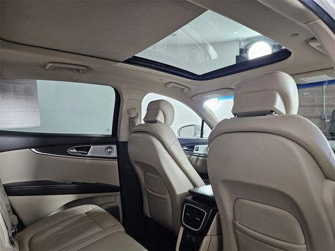 Used 2018 Lincoln MKX Reserve w/ Luxury Package image 16