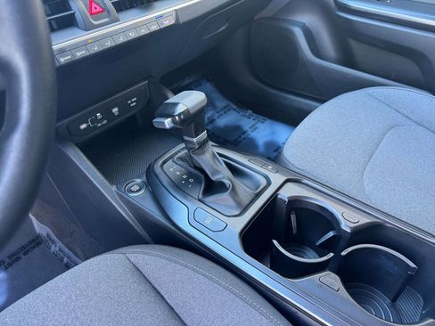 Used 2025 Kia K4 LXS image 41