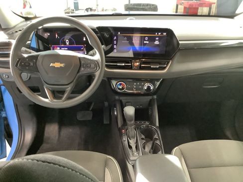 Used 2024 Chevrolet TrailBlazer LT w/ Driver Confidence Package image 23