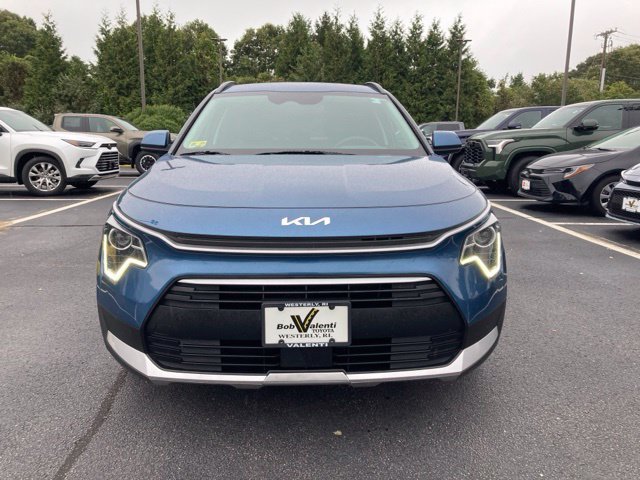Used 2024 Kia Niro EX w/ EX Cold Weather Package FWD image 12
