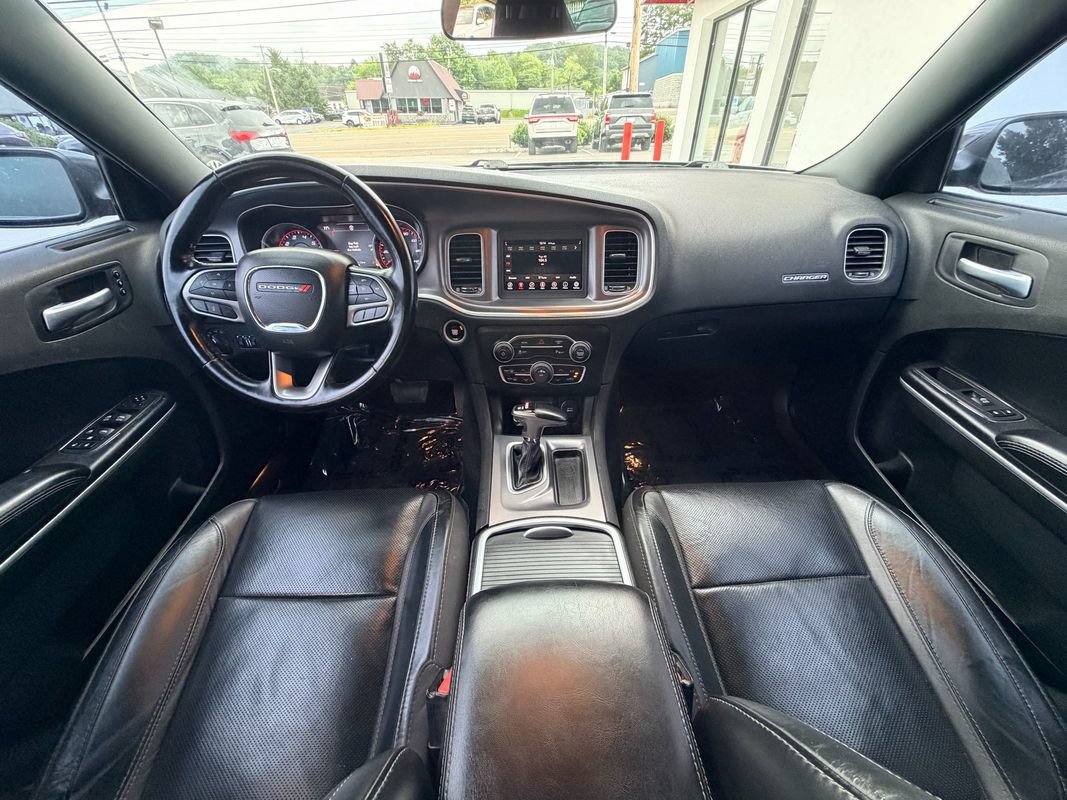 Used 2021 Dodge Charger SXT w/ Leather Interior Group RWD image 19
