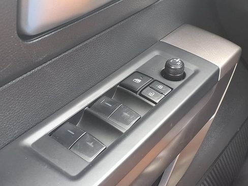 Used 2022 Toyota Tundra SR5 AWD/4WD image 36