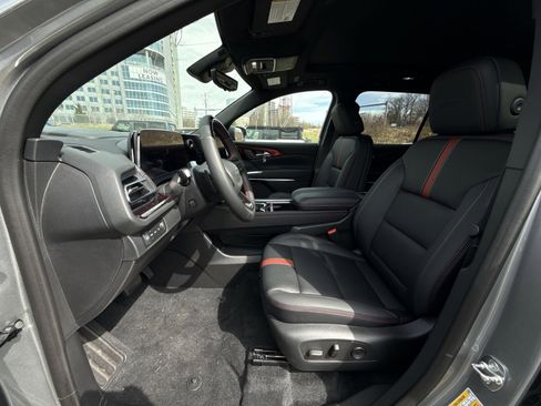 New 2026 Chevrolet Traverse RS image 13