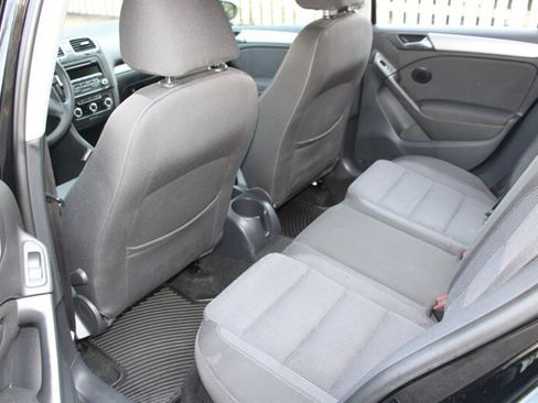 Used 2012 Volkswagen Golf 4-Door FWD image 14