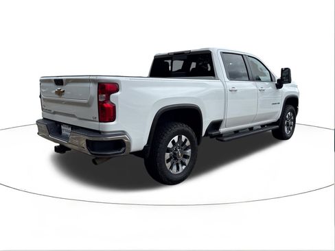 Used 2023 Chevrolet Silverado 2500 LT w/ Convenience Package AWD/4WD image 3
