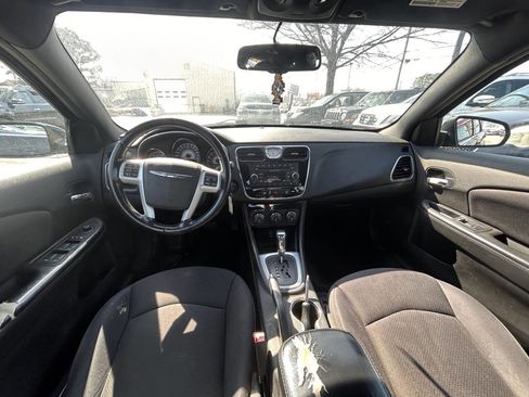 Used 2013 Chrysler 200 Touring w/ Cold Weather Group image 10