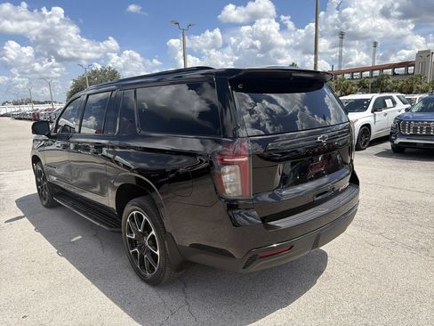 Used 2023 Chevrolet Suburban RST w/ Luxury Package RWD image 5