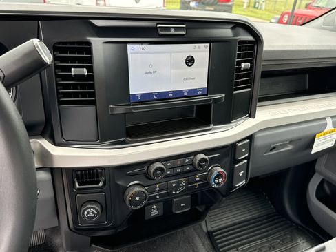 New 2025 Ford F250 XL w/ 360-Degree Camera Package RWD image 22