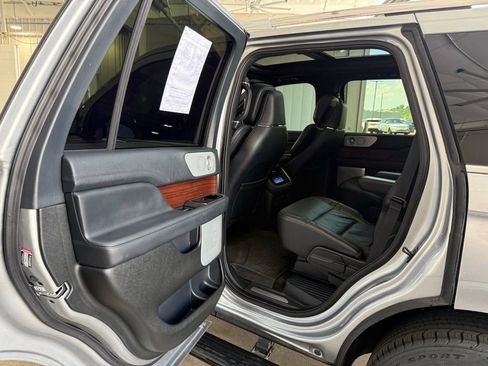 Used 2023 Lincoln Navigator Reserve AWD/4WD image 23