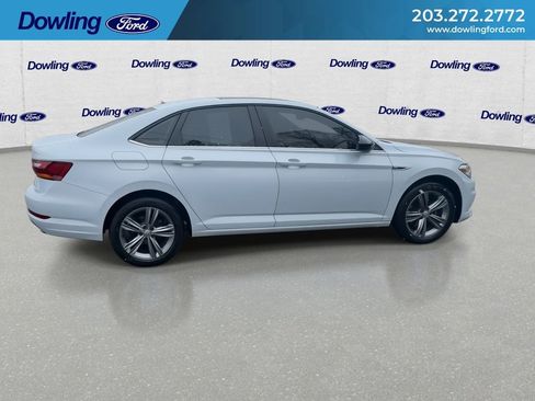 Used 2019 Volkswagen Jetta R-Line image 3