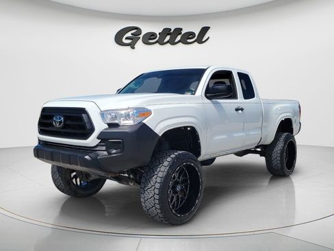 Used 2022 Toyota Tacoma SR image 1
