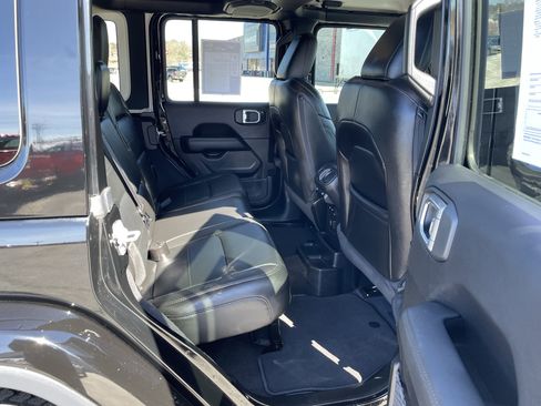 Used 2023 Jeep Wrangler Unlimited Sahara AWD/4WD image 29