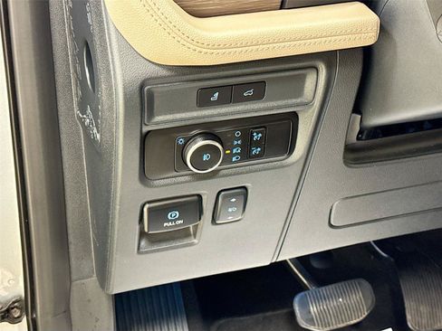Used 2024 Ford Expedition Max Limited AWD/4WD image 10