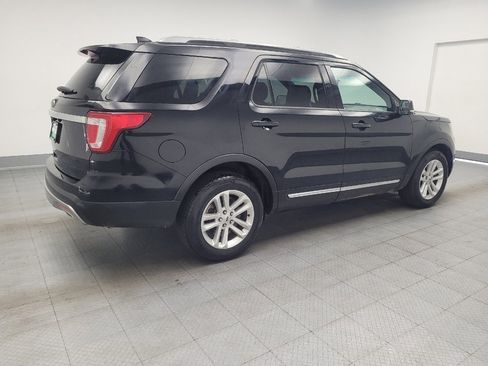Used 2017 Ford Explorer XLT FWD image 10