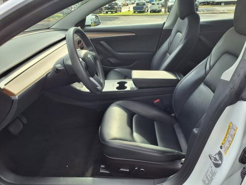 Used 2023 Tesla Model 3 Standard Range image 8