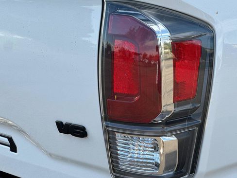 Used 2022 Toyota Tacoma TRD Off-Road image 30