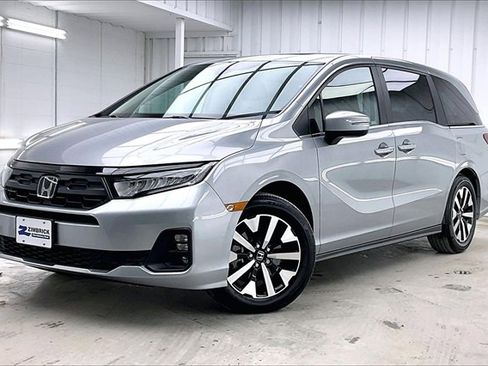 Certified 2026 Honda Odyssey EX-L image 2