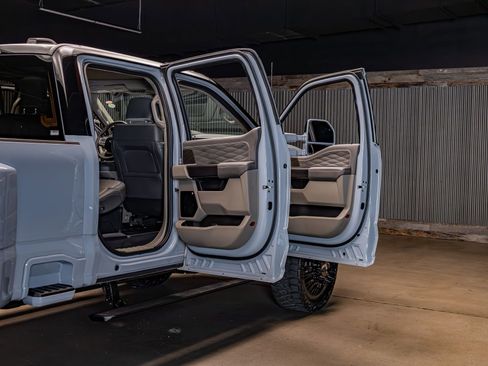 Used 2026 Ford F450 Platinum w/ Platinum Plus Package image 29