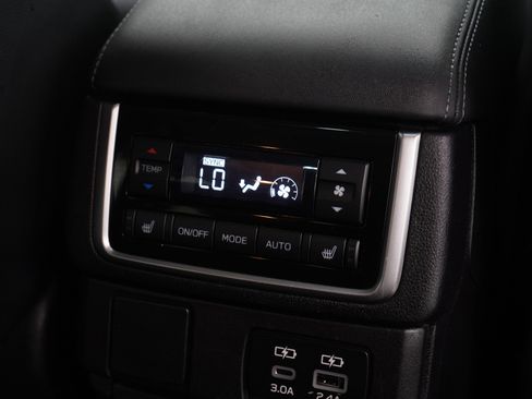 Used 2023 Subaru Ascent Limited w/ Technology Package AWD/4WD image 17
