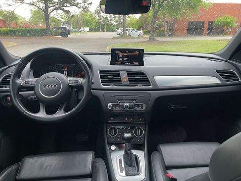 Used 2018 Audi Q3 2.0T Premium w/ Convenience Package FWD image 16