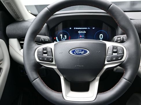 New 2026 Ford Explorer Active w/ Active Comfort Package image 28