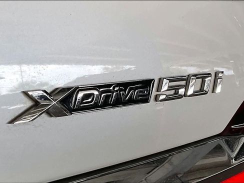 Used 2019 BMW X7 xDrive50i w/ M Sport Package image 9