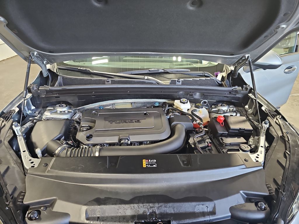 Used 2025 Buick Envision Preferred AWD/4WD image 30