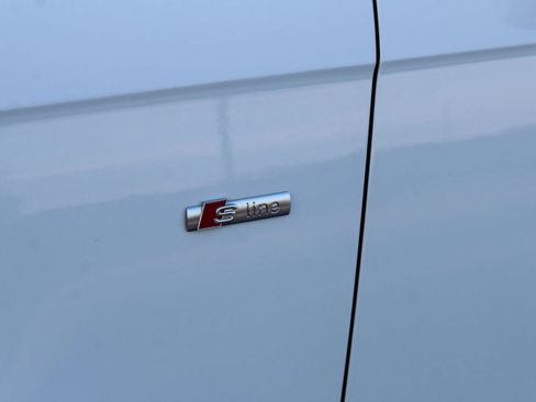 Used 2015 Audi A4 2.0T Premium w/ Audi MMI Navigation image 38