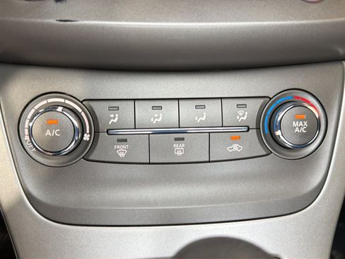 Used 2014 Nissan Sentra SV FWD image 28