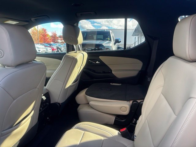 Used 2023 Chevrolet Traverse LT AWD/4WD image 8