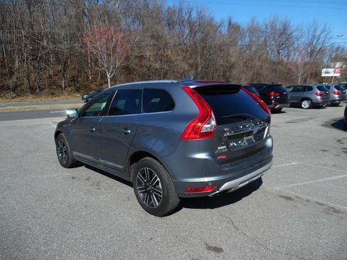 Used 2017 Volvo XC60 T5 Dynamic w/ Preferred Option Package image 3
