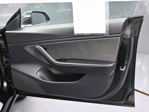 Used 2019 Tesla Model 3 Standard Range Plus image 39