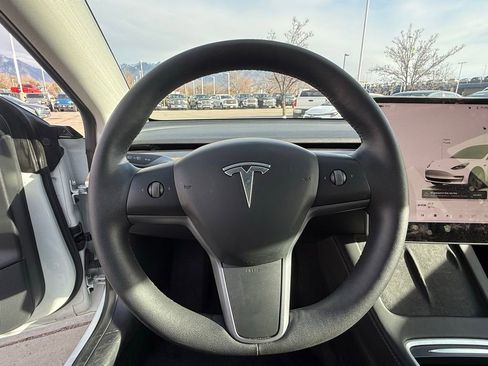 Used 2023 Tesla Model 3 Standard Range image 14