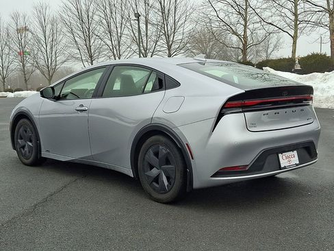 Used 2023 Toyota Prius LE image 7