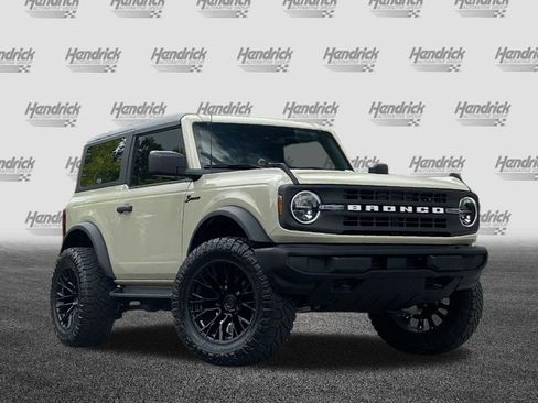 Used 2025 Ford Bronco 2-Door image 2