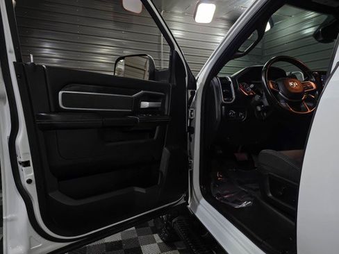 Used 2022 RAM 2500 Big Horn w/ Level C Equiment Group AWD/4WD image 34