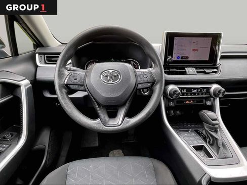 Used 2025 Toyota RAV4 XLE AWD/4WD image 6